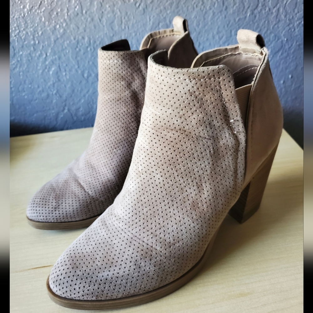 Universal Thread Booties - image 1